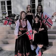 The granddaughter of king harald and queen sonja, emma tallulah behn, has won the bronze medal during the norwegian national championships. Royalchildren Europe On Twitter Princess Martha Louise Of Norway Maud Angelica Behn Leah Isadora Behn And Emma Tallulah Behn On National Day 2020 In Oslo Norway May 17th 2020 Princessmarthalouise Maudangelicabehn