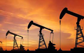 ارتفاع أسعار النفط عالميا وخام برنت يسجل 52 13 دولارا للبرميل منص crude oil futures gas industry oil and gas