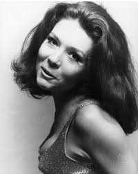 description of a handsome woman in film noir