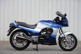 Originally commissioned by the german army, bmw got to work developing the r75 in 1938, producing their first units in 1940, producing over 16,000 of them before the model was discontinued in 1944. Kawasaki Gpz 900 R Die Ninja Legende