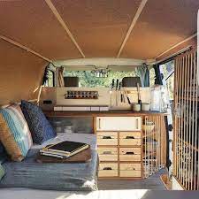fourgon amenage en camping car a faire soi meme une idee de genie in 2021 campervan interior camper van conversion diy van interior