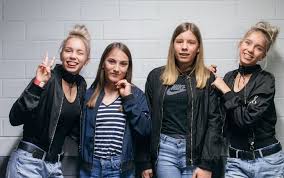 Check out their videos, sign up to chat, and join their community. Lisa Und Lena Streit Gehort Bei Uns Dazu Interview Stuttgarter Kinderzeitung