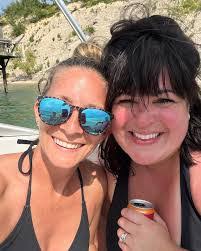 Amy Rin's Instagram, Twitter & Facebook