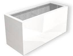 These black plastic plant trough have steady structures that are easy to install as they come with parts without welding points. Glossy Outdoor Fiberglass Trough Black Planter W40 H40 L100 Cm 160 Ltrs Cap From 376 99 Getpotted Com