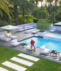 Logan paul purses according to mayweather, he could end up making $100 million to fight paul. Great And Luxury Big Boy Mansion By Floyd Mayweather Jr Mansions Dream House Exterior Luxury Homes