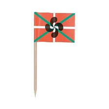Le drapeau basque se compose d'un fond rouge et de deux croix, une. 144 Mii Drapeau Pays Basque Fetes En Folie