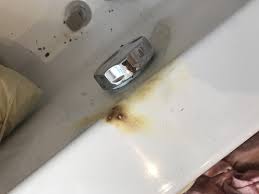 Deshalb statten wir ihre neue wanne gerne mit einer rutschhemmenden oberfläche aus. Brandflecken Aus Badewanne Ausbessern Feuer Brandfleck
