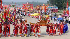 Nghi lễ truyền thống được tổ chức hàng năm vào mùng 10 tháng 3 âm lịch tại đền hùng, thành phố việt trì. Quáº£ng Ba VÄƒn Hoa Xá»© Quáº£ng Táº¡i Lá»… Giá»— Tá»• Hung VÆ°Æ¡ng