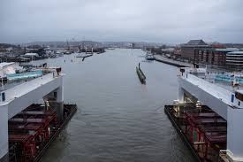 Gp skriver idag om göta älvbrons ersättare under rubriken låg bro troligt alternativ, vilket är glädjande för alla oss som gillar lågbroar. Hisingsbron Goteborgs Historia