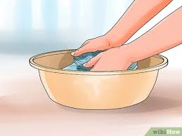 Zamanla sararan tişörtlerin bembeyaz olması için bebek şampuanından yardım alabilirsiniz. Sari Koltuk Alti Lekeleri Nasil Cikarilir Resimlerle Wikihow