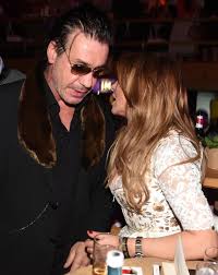 The following video is few months old and maybe not really actual. Simone Thomalla Spricht Uber Sophia Thomalla Und Till Lindemann Express De