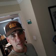 Hi everyone , this is my brother Darius . My siblings haven't heard from  him in about 2 weeks now . If anyone sees him pls reach out to the police  and I 🙏