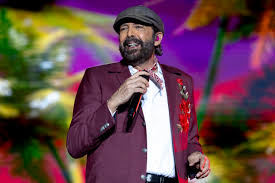 Juan Luis Guerra pone a bailar a Madrid: bilirrubina del sábado noche en el Río Babel | Música