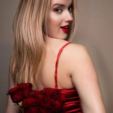 It's been a long time since I watched Rose Red, I'm getting ready to watch  it now!