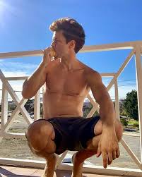Este lunes, se volvió tendencia en twitter después de que su versión del tema. 890 Mariano Martinez Ideas In 2021 Martinez Second Child Actors