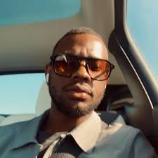 There's a quiet kind of beauty in keeping your own company… where stillness  feels full, and solitude feels like home.