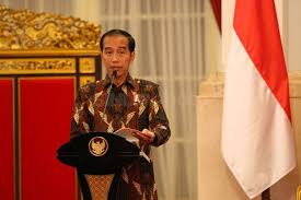 Bahkan, rumahnya pernah digusur sebanyak tiga kali, ketika dia masih kecil, tetapi ia mampu menyelesaikan pendidikannya di fakultas akibatnya, muncul wacana untuk menjadikannya calon presiden untuk pemilihan umum presiden indonesia 2014. Jokowi Merespons Kritik Soal Palestina Lewat Cuitan Berbahasa Inggris