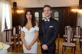 Ist in der traumwelt ein hochzeitskleid zu sehen, dann interpretiert die hat das brautkleid eine andere farbe, sollte dies in die gesamte. Gzsz Braut Alarm Ist Lauras Hochzeitskleid Etwa Schoner Als Sunnys