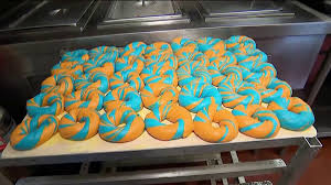 NYC bagel shop offering blue and orange bagels in honor of Knicks' playoff run