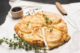 Ditch The Cheese Ball Make Brie Puff Pastry For A Thanksgiving Day Snackable Garlic Flatbread Recipe Herb Recipes Garlic Flatbread