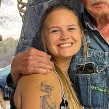 Haley Fischer (@haleyjfischer)