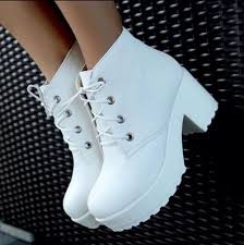 Botas de seguridad con punta hierro. 22 Zapatos Que Me Hacen Agradecer Estar Chaparrita Zapatos Zapatos De Tacon Lindos Botas Zapatos