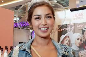 Jessica fan meeting 2016 asia tour (2016). Jessica Iskandar Pindah Ke Bali Banjir Dukungan Hingga Sempat Beri Isyarat