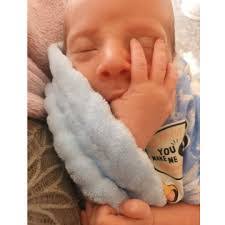 Ebony Leigh's Instagram, Twitter & Facebook