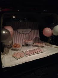 Birthday Surprise For Girlfriend In Car Cute Idea To Decorate Back Of Your Car To Surprise The Birthday Girl Girl Birthday Birthday Birthday Parties