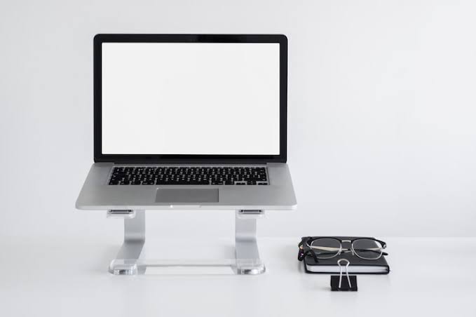 Apple MacBook Air M4 (512GB SSD 16GB RAM)