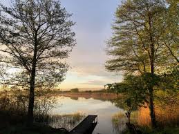 1 schlafzimmer mit einem schmalen. Haus Am See Mit Steg Und Boot Mecklenburgische Seenplatte Blankensee Aktualisierte Preise Fur 2021