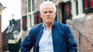 Het programma dat onderzoekt, ontmaskert, aanklaagt en verdedigt kwam diverse keren met belangrijke onthullingen, onder meer over de. Vnkychdm25krdm