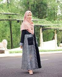 Model gamis batik kombinasi polos modern. 30 Model Gamis Batik Kombinasi Polos Brokat Modern Blazer