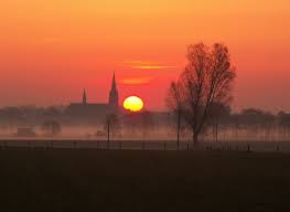 Wann gehst du morgens aus dem haus? Ein Wunderschoner Morgen In Grefrath Bei Krefeld Hinter Der Kirche In Oedt Geht Die Sonne Auf Landschaftsfotos Eu