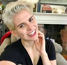 Jess Schulte's Instagram, Twitter & Facebook