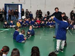 Perché fa così fatica ad ammettere di essere è un uomo molto simpatico, mio papà». Lino Guanciale Porta Il Cinema A Scuola Marsicanews Notizie On Line Dalla Marsica