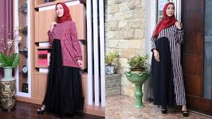 Salah satu ide untuk memilih motik dress batik anda adalah dengan memilih motif. Busana Muslimah Rancangan Desainer Titin Sudarsa Padukan Lurik Jawa Dengan Sentuhan Modern Halaman All Surya