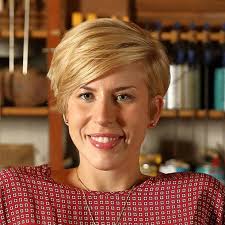 Erin Napier Hgtv Show Home Town Love This Hair Style Hair Waves Messy Hairstyles Womens Hairstyles