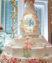 Luxoury Styleaddict Flawless Goldendress Beautifulbride Amazing Earings Dress Wedding R Extravagant Wedding Cakes Big Wedding Cakes Luxury Wedding Cake
