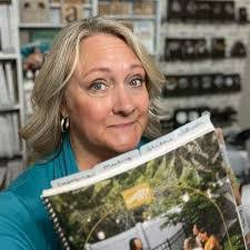 Robin Stamps's Instagram, Twitter & Facebook