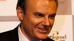 Portrait : Éric Brunet, héros de la droite d'argent et sarkozyste  chimiquement pur