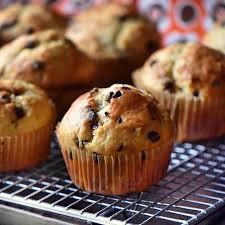 Here You Have It The Best Ever Chocolate Chip Muffins Recipe And You Won T Believe How Easy They Are Chocolate Chip Muffins Chocolate Chip Muffin Recipe Food