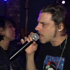 Scott pulling off a great performance...