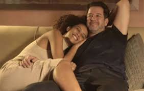 Saiba Tudo Sobre A Trilha Sonora Da Novela Amor De Mae Em 2020 Amor De Mae Novelas Cenas De Amor