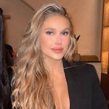 Caroline Larson (@dr.carolinelarson) • Threads, Say more