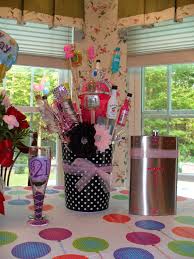 Daughter 21st Birthday Gift Ideas Birthday Bucket Gift Idea For 21st Birthday My Daughter Got From A Friend 21st Birthday Gifts Birthday Gift Ideas Bucket Gifts