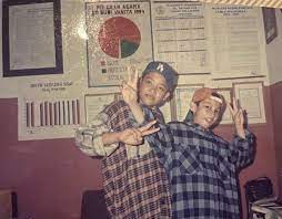 | gofar #janganberhentinakal #sekut edisi spesial kali ini, kedatangan kawan lama gofar hilman. Gofar Hilman Na Twitteri Waktu Demam Kriss Kross Dan Iwa K