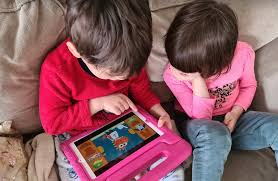 Nos clase niños ordenador para la educación y los videojuegos. Consejos Para Padres Sobre El Uso De Videojuegos En Cuarentena Entrevista Giztab