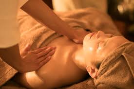 デコルテマッサージとは？ | PRIVATE SALON JUNE（じゅね）