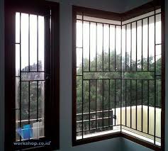 Pada kesempatan kali ini cahaya las akan berbagi tips cara menghitung harga pembuatan teralis jendela. Tips Memilih Desain Teralis Jendela Dan Cara Memasangnya